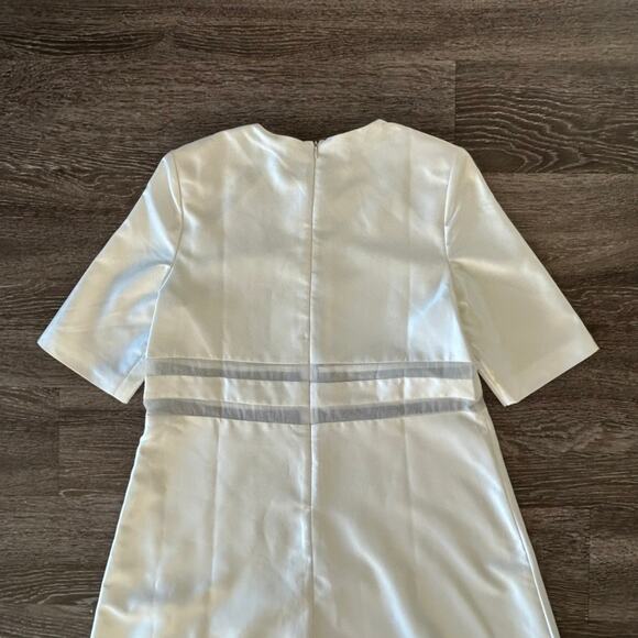 NWT Elliatt Oracle Ivory Mesh Trim Mini Dress Sz M Short Sleeve Shift Structured - Picture 9 of 12